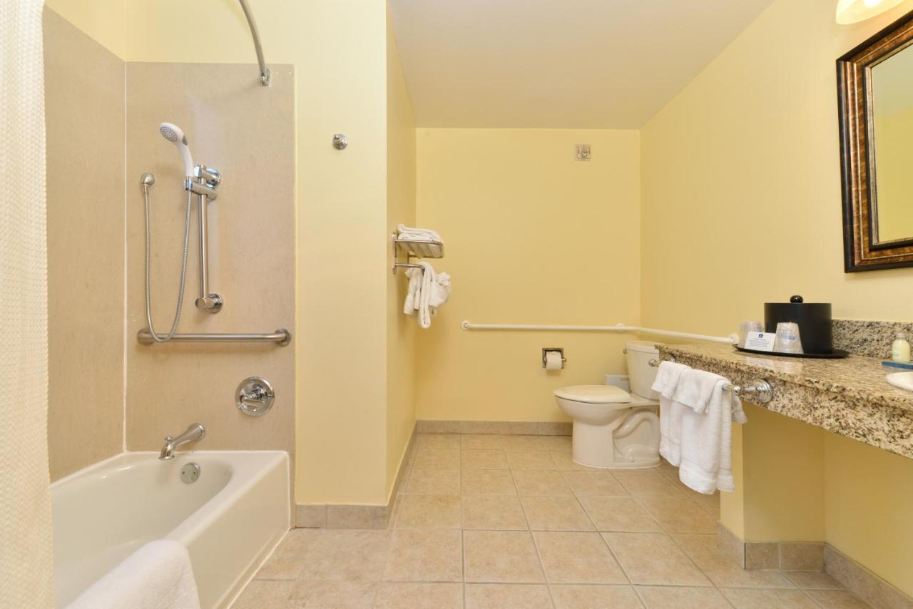 King Room Bath Tub Disability Access Room or Non-Smoking,1066938124:JPEG
