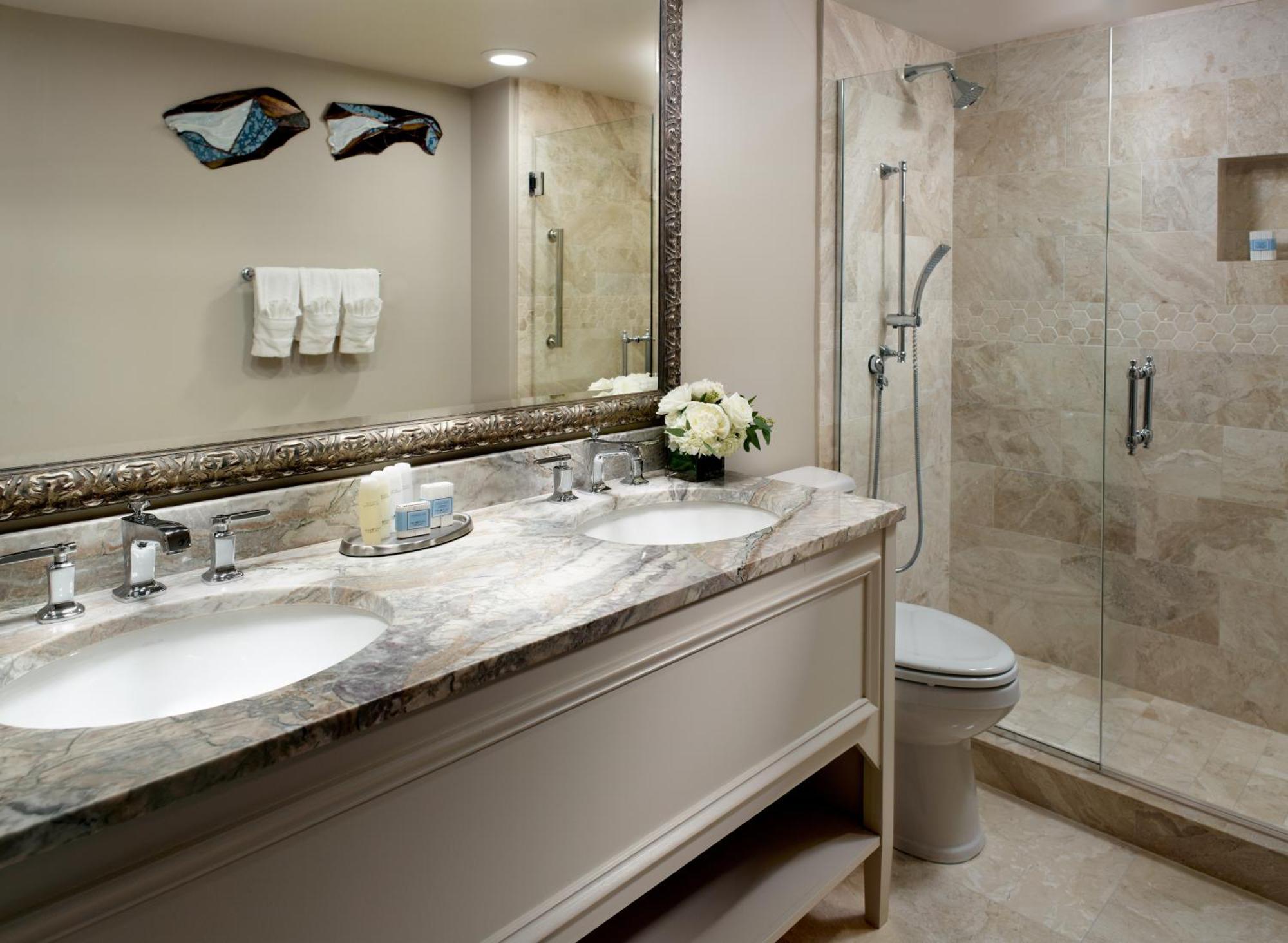Luxury Royal Suite 1 King Bed