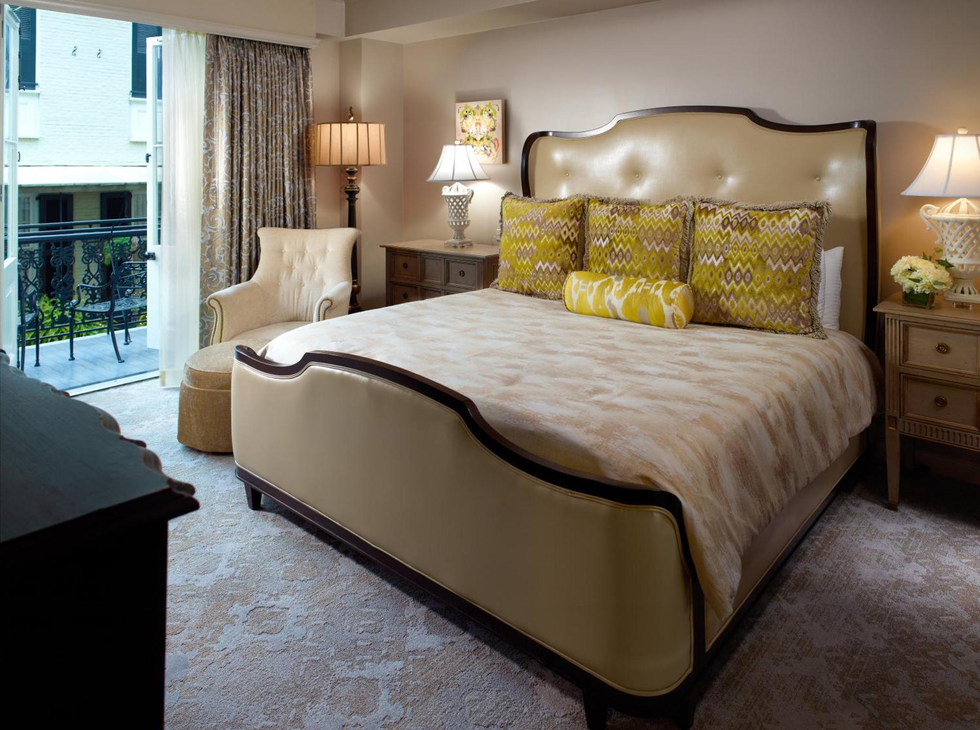 Luxury Pontchartrain Suite 1 King Bed