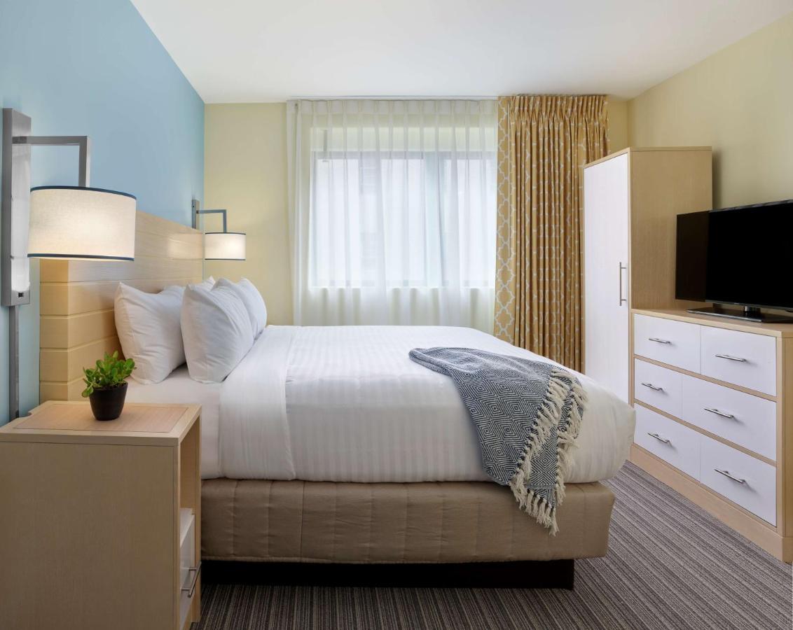 One Bedroom Suite King,1365755048:JPEG