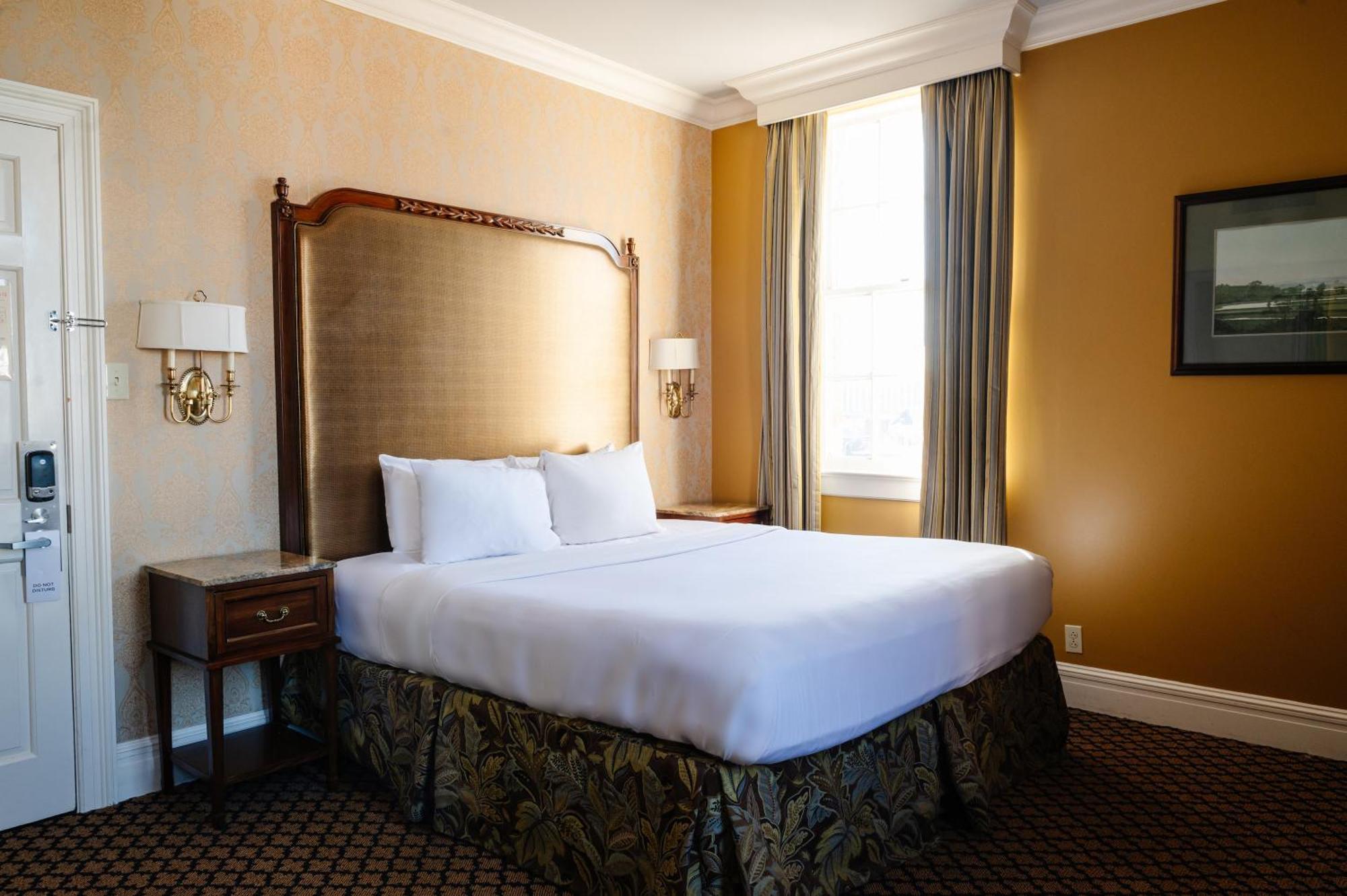 King Room (24/7 Front Desk),1632237263:JPEG