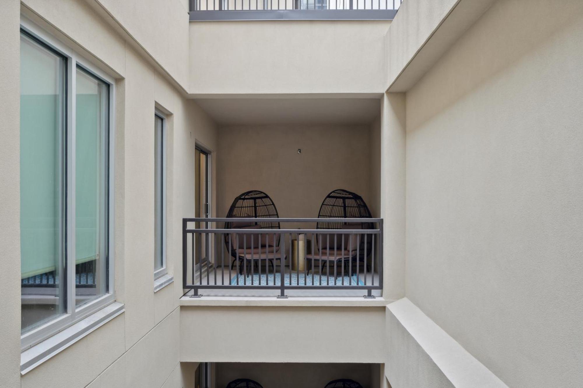 Five-Bedroom Deluxe Apartment,1636706076:JPEG