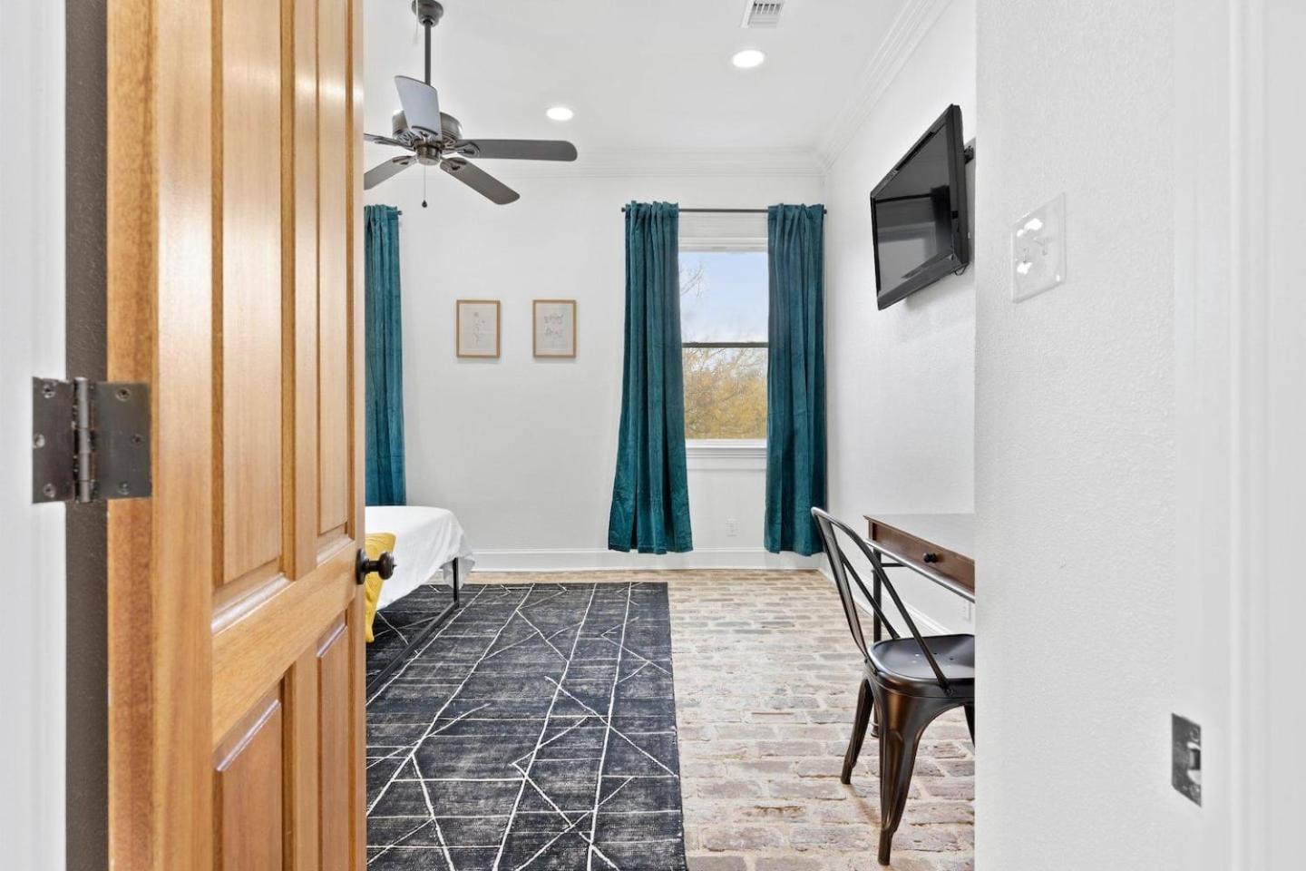 Two-Bedroom House,1702388706:JPEG