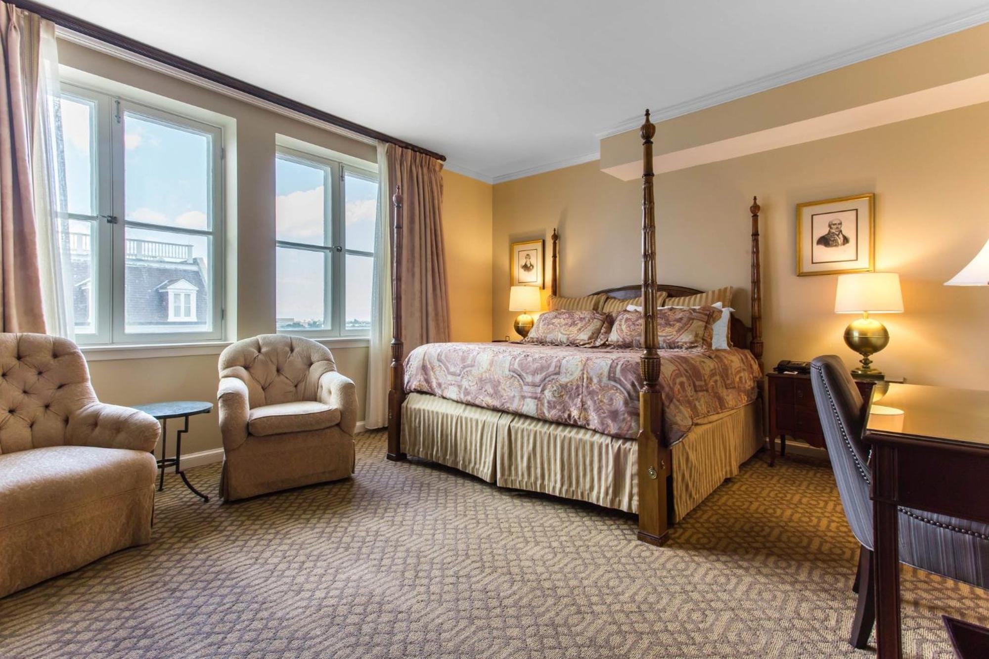 Luxury Penthouse Suite 1 King Bed