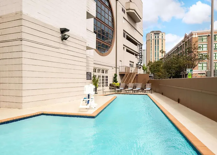 Embassy Suites By Hilton New Orleans Convention Center