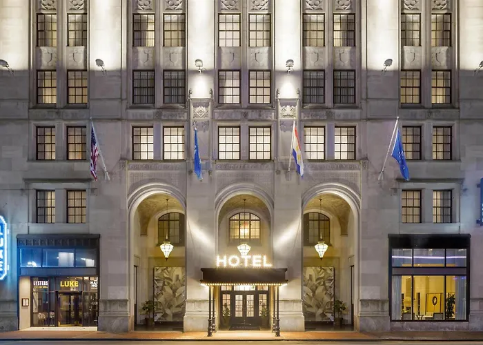Hilton New Orleans / St. Charles Avenue Hotel