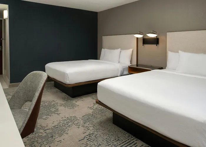 Courtyard By Marriott New Orleans Warehouse Arts District Hotel